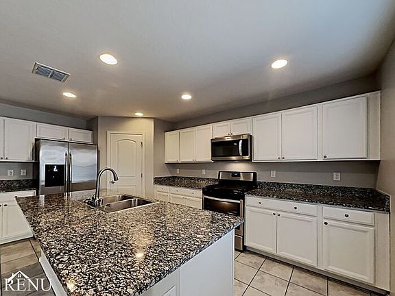 3rd image of 1242 N Balboa