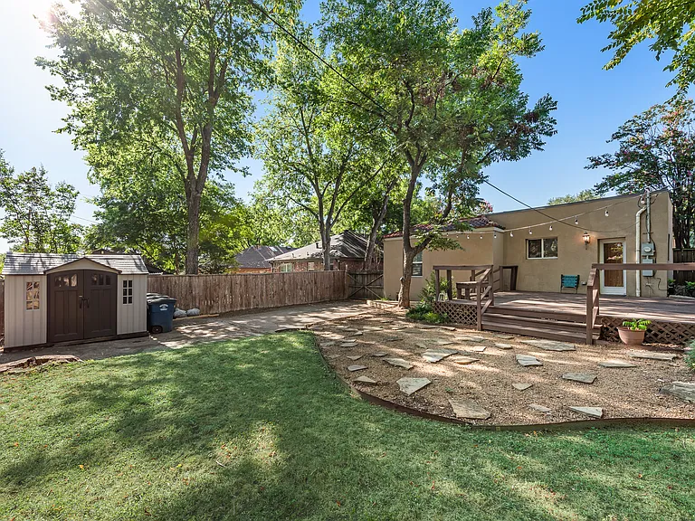 811 Kidd Springs Dr — Photo 25