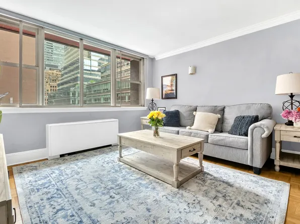 200 East 58th Street 5E image 1 of 6