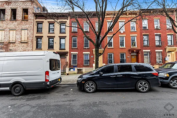 Rented by ERNY LLC | media 16