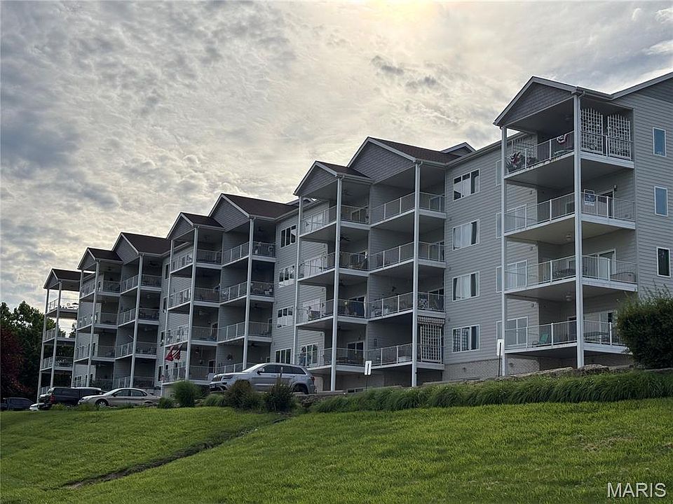 1st image of 401 Timber Ridge Dr Unit 18