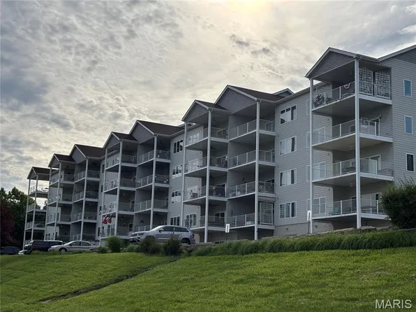 401 Timber Ridge Dr Unit 18, Grafton, IL 62037