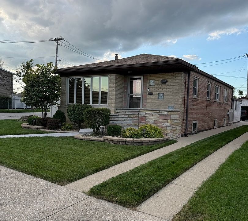 1st image of 6056 W 60th St