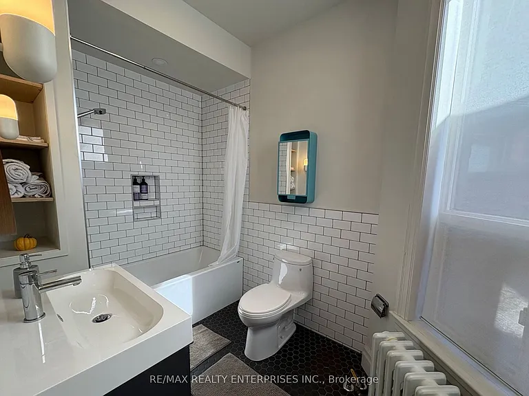 156 James St S #3 — Photo 12