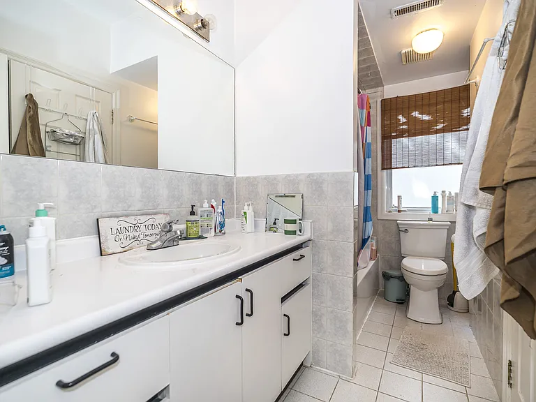 155 Robert St #B — Photo 7