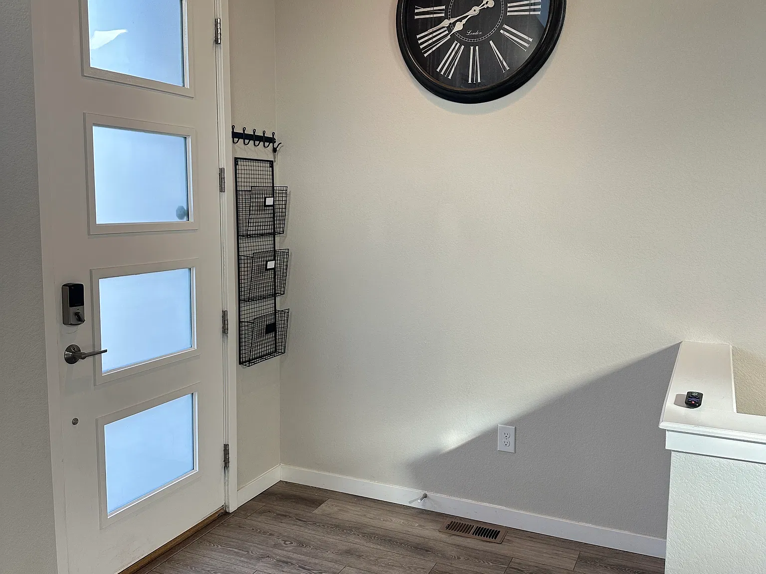 4 bed, 2715 sqft, $3,700 — Photo 2