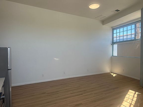3rd image of 2801 38th Ave #2801