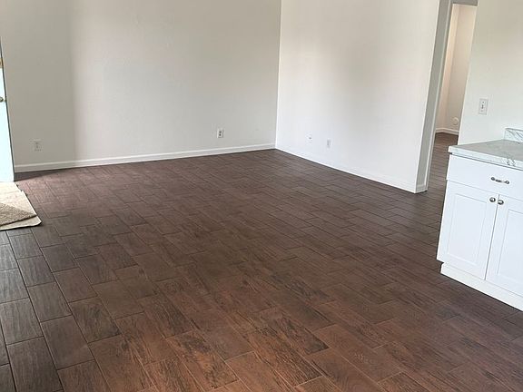 5th image of 12628 Laurel St