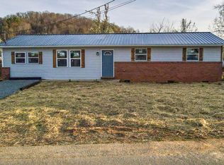 1106 Idlewylde Cir, Johnson City, TN 37601
