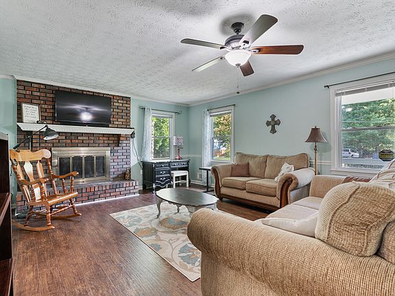 2nd image of 120 Driftwood Ln