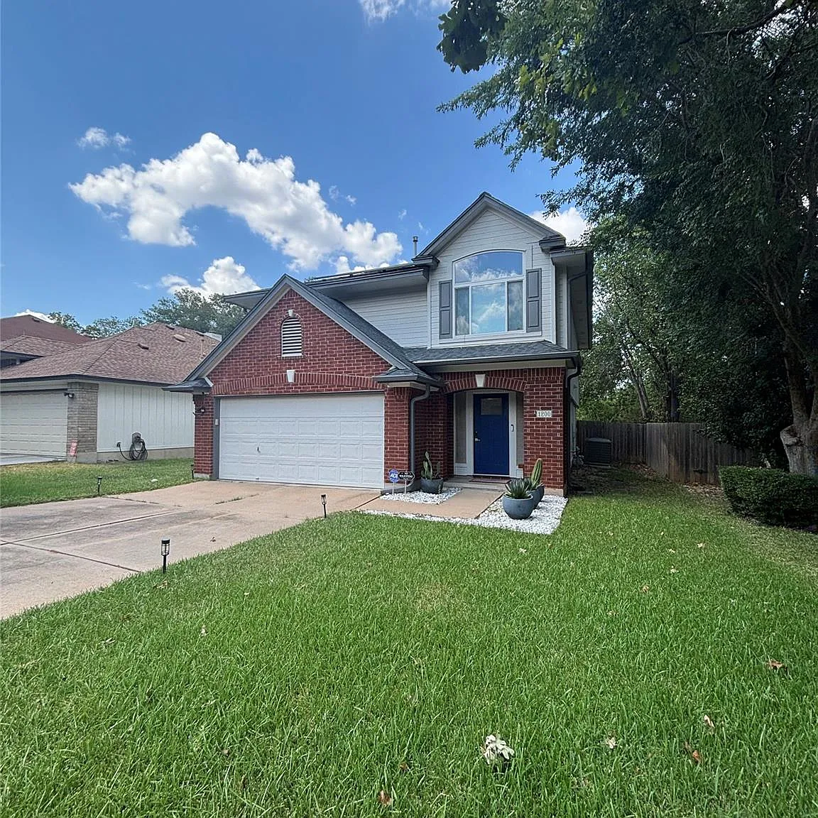 3 bed, 2.5 bath, 1987 sqft, $2,495 — Photo 2