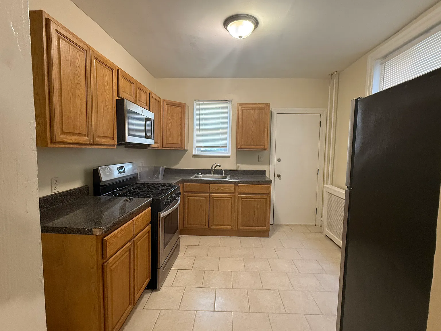3 bed, 1226 sqft, $1,550 — Photo 4