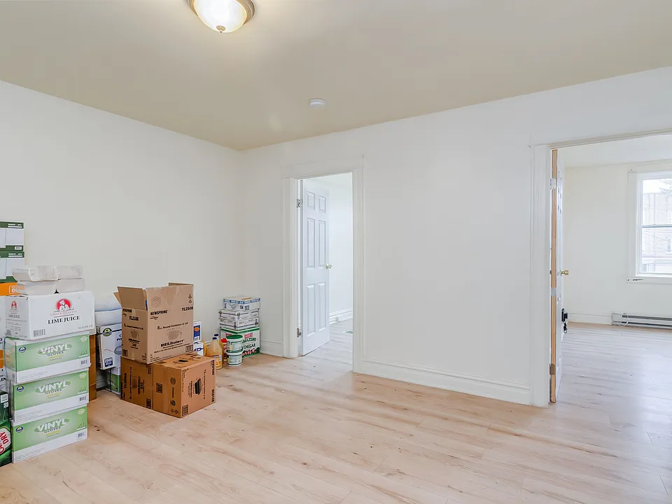 6A Rose Ave #2R
