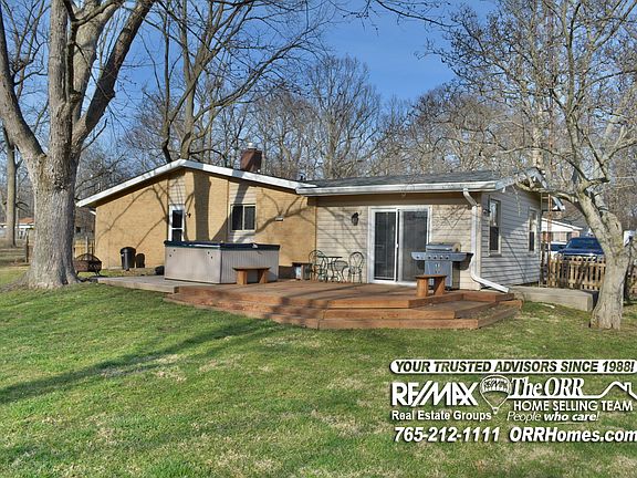 2nd image of 207 N Redwood Ln