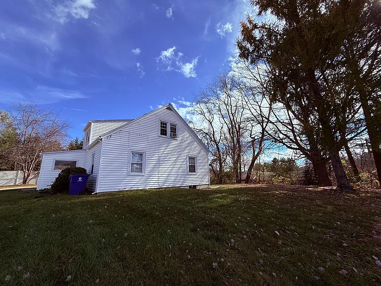 1617 Kennedy Ave — Photo 3