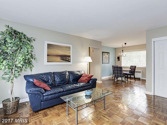 5th image of 10307 Montrose Ave APT 101
