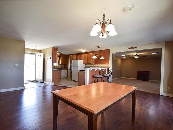 3rd image of 6443 Leawood Dr