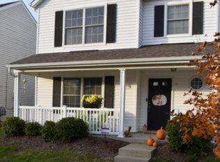 7035 Black Mountain Dr, Louisville, KY 40228