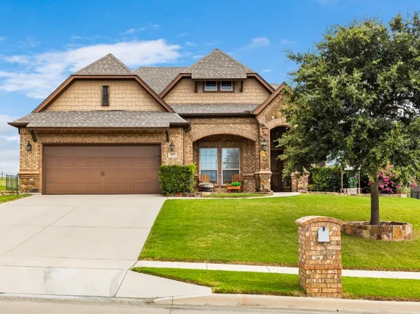 11032 Owl Creek Dr, Fort Worth, TX 76179