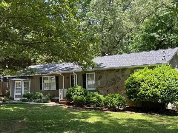 3594 Broxton Ln, Snellville, GA 30039