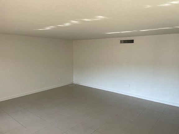 3rd image of 11855 NE 19th Dr APT 4