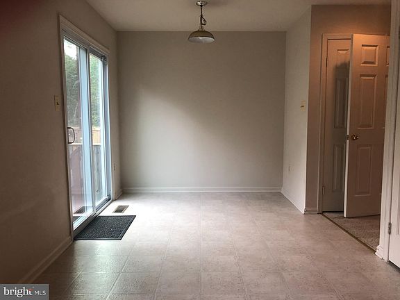5th image of 6704 Rockledge Pl