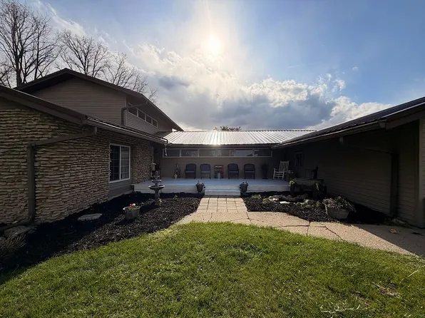 304 Dublin Pike, Cambridge City, IN 47327