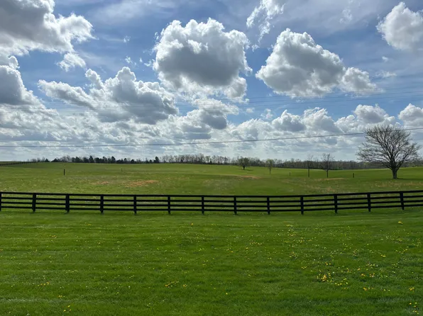 385 Mills Ln, Frankfort, KY 40601