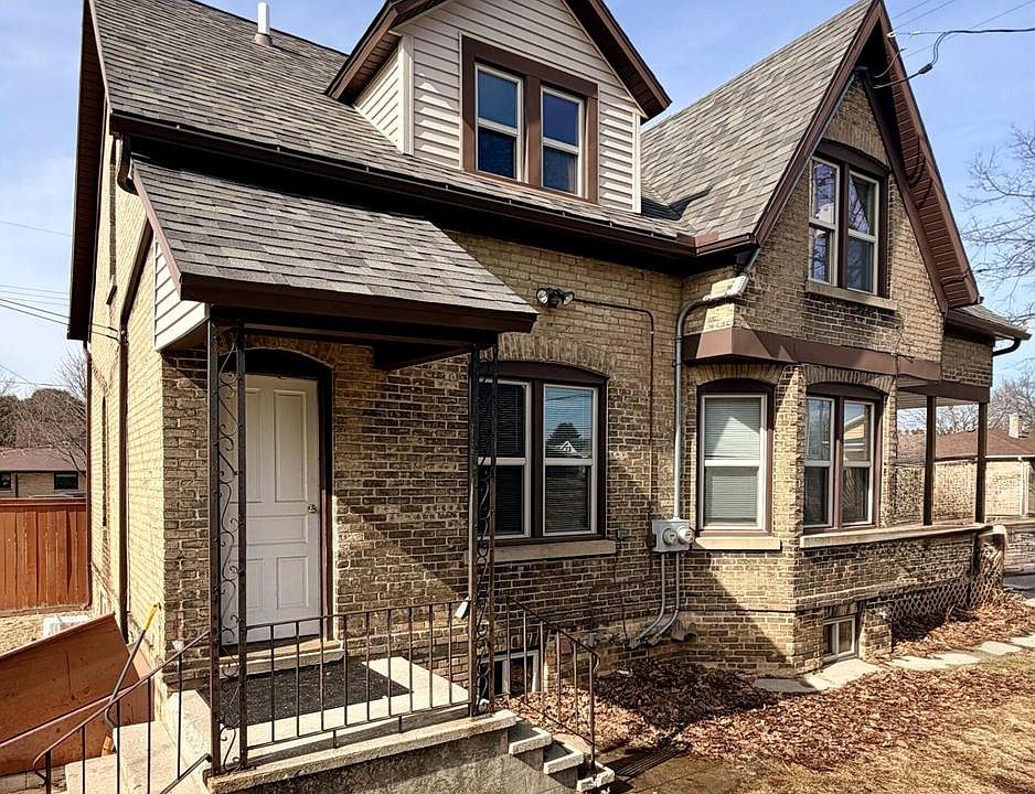 1st image of 2011 Madison STREET