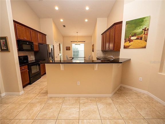 5th image of 1831 Altavista Cir