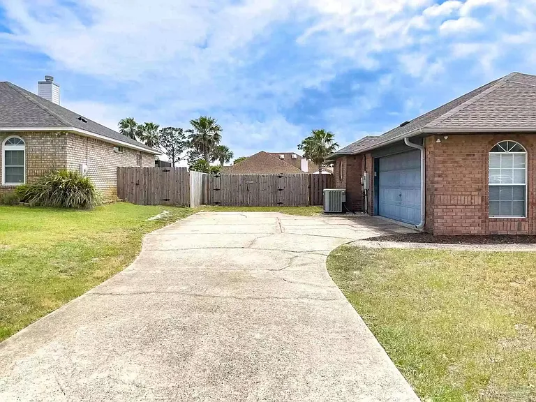 5024 Chandelle Dr — Photo 36