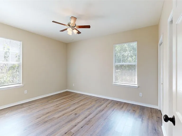 205A Sterling St — Photo 32