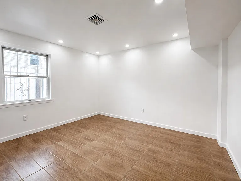 87 Merseles St #1 — Photo 4