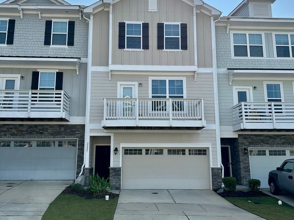 2227 Chattering Lory Ln