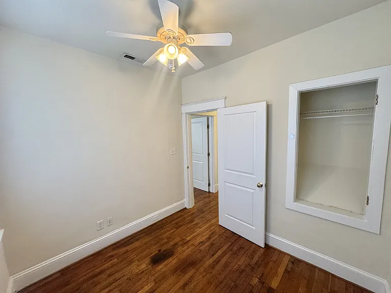 1514 Bainbridge St #B — Photo 11