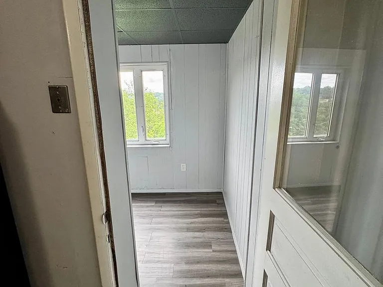 1810 Brownsville Rd — Photo 26