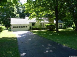 10678 Markham Dr, Gowanda, NY 14070