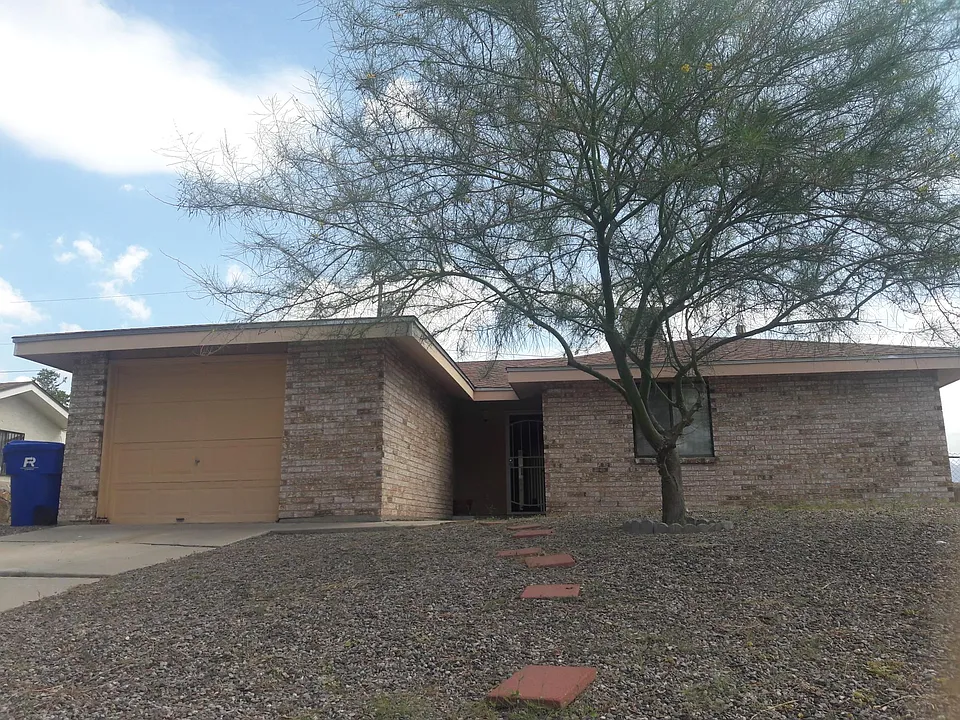 619 Paula Pl