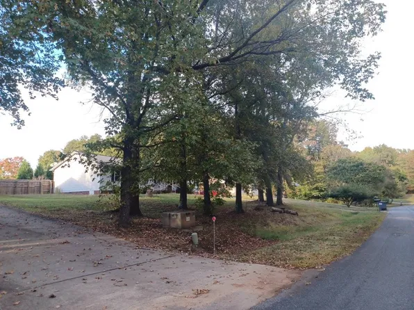 130 Proctor Dr, Salisbury, NC 28147