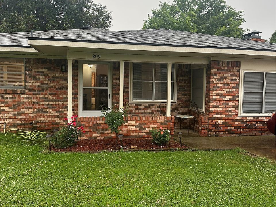 1st image of 209 May St