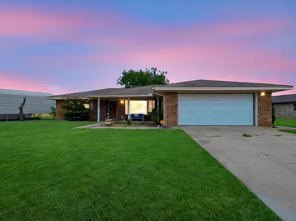 117 N 12th St, Snyder, OK 73566