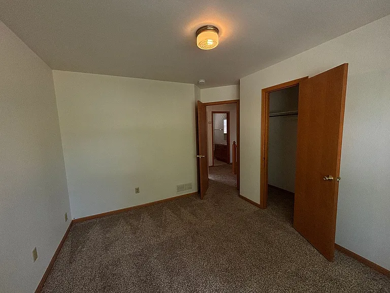 3425 Red Mountain Dr — Photo 16