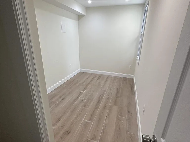 325 V St NE #1 — Photo 15