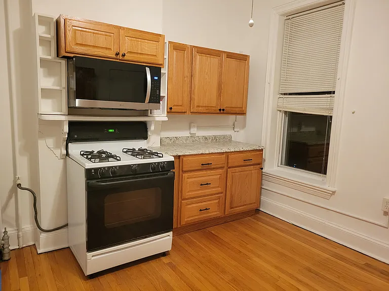 6 Riverside Ave #2 — Photo 3