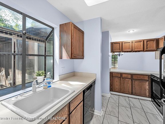 4th image of 5606 Deville Ct #90