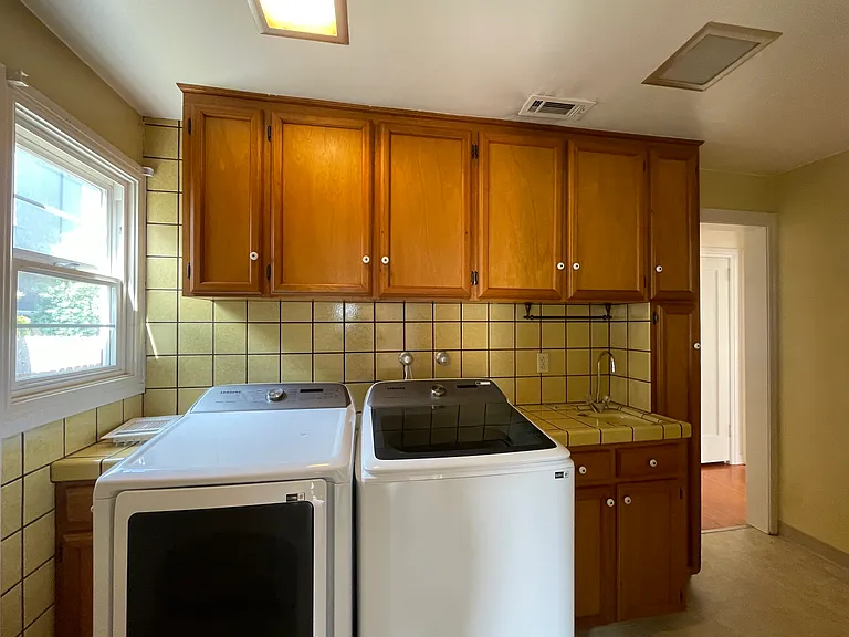 2926 G St — Photo 13