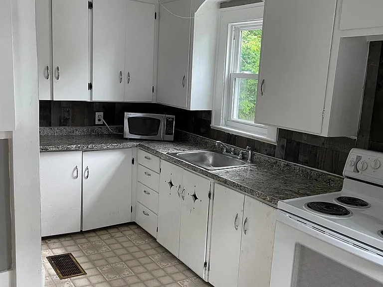 997 Genesee Park Blvd — Photo 2