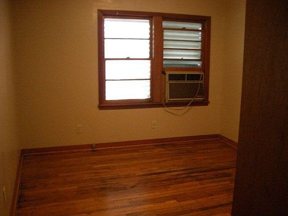 5th image of 1920 Bayou Homes Dr