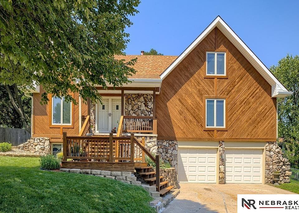 1st image of 15522 Dewey Cir