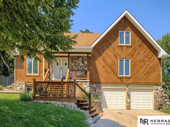 15522 Dewey Cir, Omaha, NE 68154